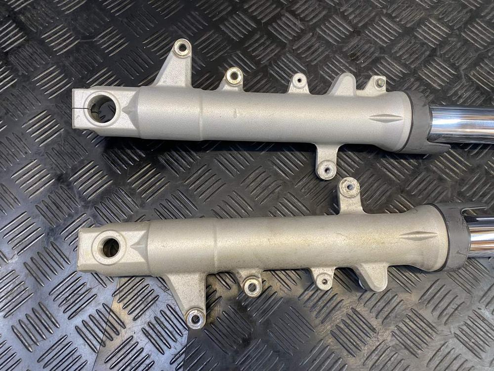 Перья вилки Suzuki GSR400 (GK7DA) (дефект)