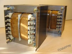 Выходной двухтактный полностью симметричный трансформатор