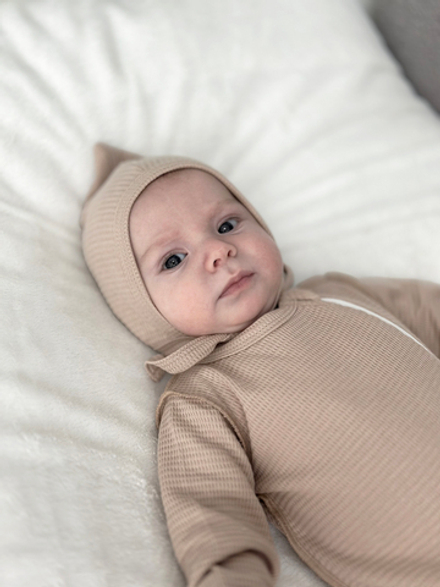 Чепчик Гномик ВАФЛЯ Светлый кофе RinaAmari