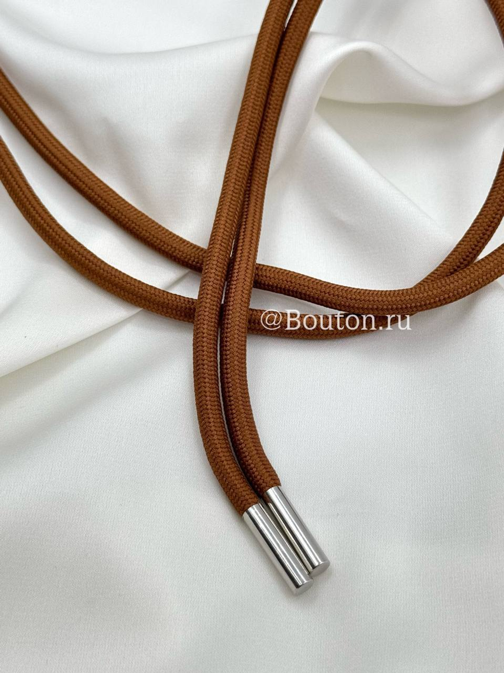 Шнур коричневый 1,35 м