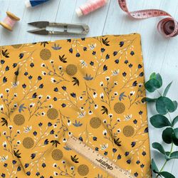 Ткань бифлекс полевые цветы и одуванчики на жёлтом фоне