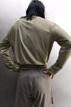 ZARA ФУТБОЛКА С ДЛИННЫМ РУКАВОМ И ГРАФИЧЕСКИМ ПРИНТОМ, СВЕТЛО-СЕРЫЙ