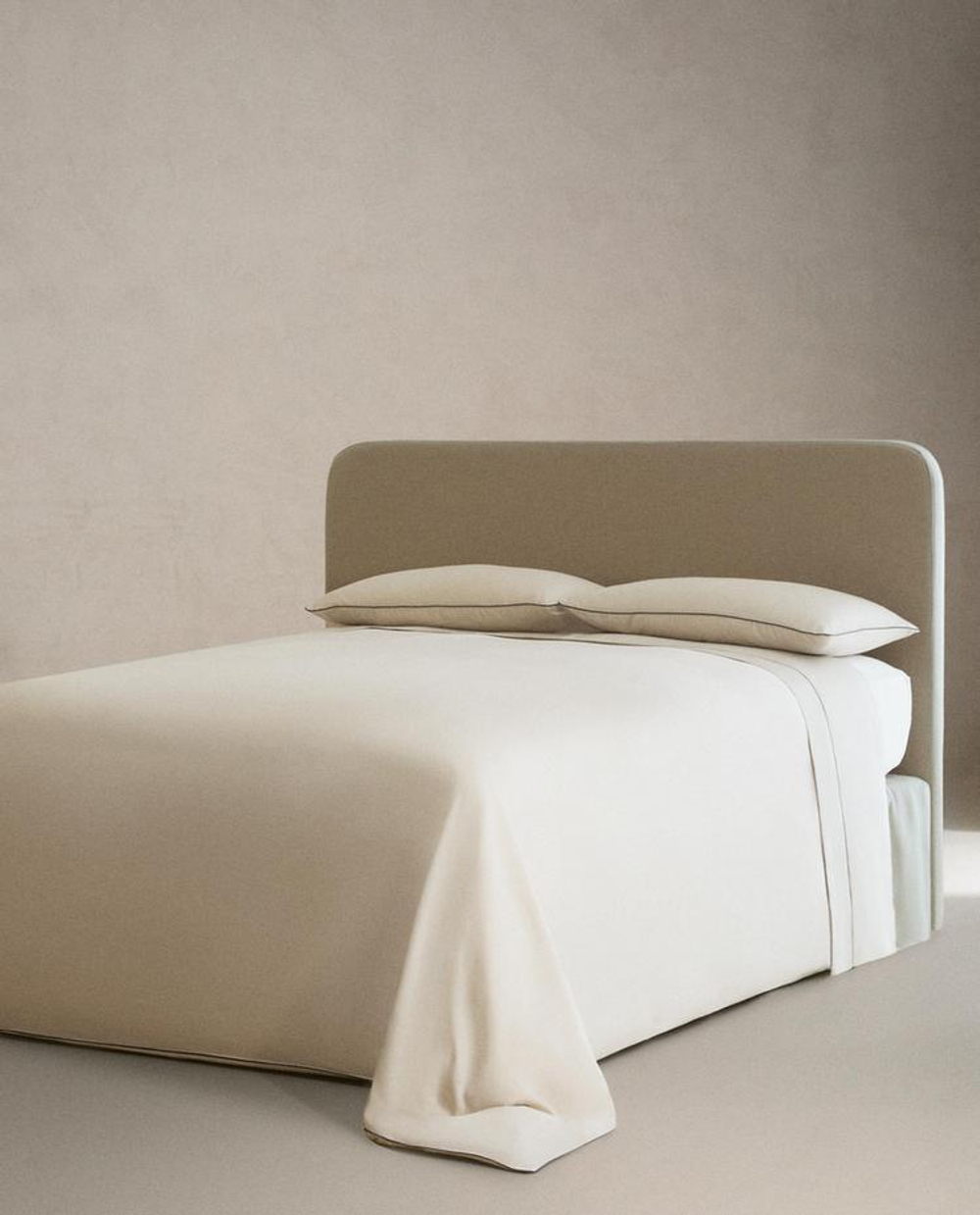 ZARA HOME САТИНОВЫЙ ПОДОДЕЯЛЬНИК, СЕРЫЙ