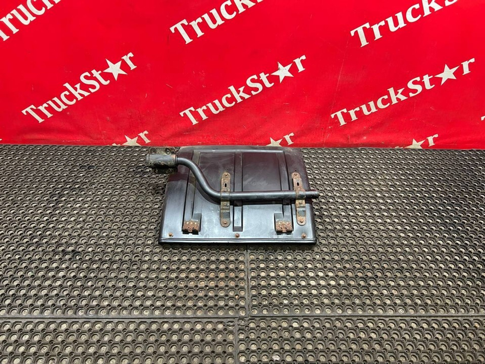 Крыло заднее правое передняя часть