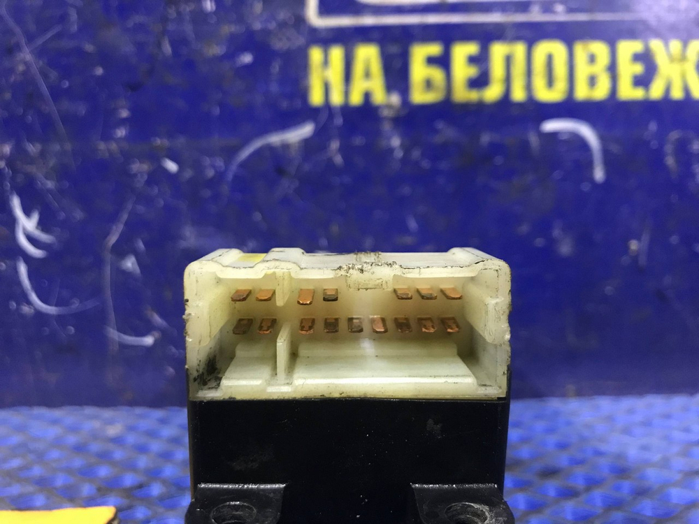 Блок управления стеклоподъемниками NISSAN BLUEBIRD 1997