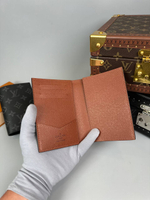 Обложка Louis Vuitton