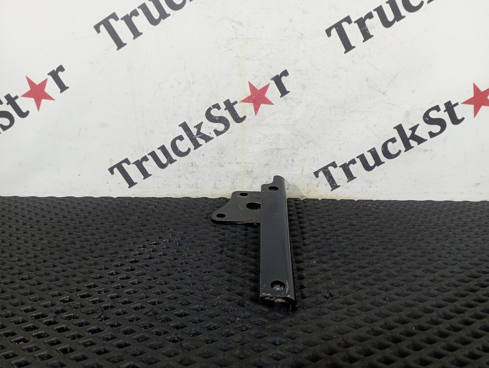 Кронштейн амортизатора