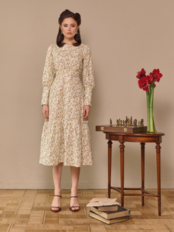 Платье с широкими манжетами