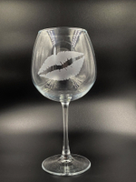 Винный бокал «Отпечаток губ»