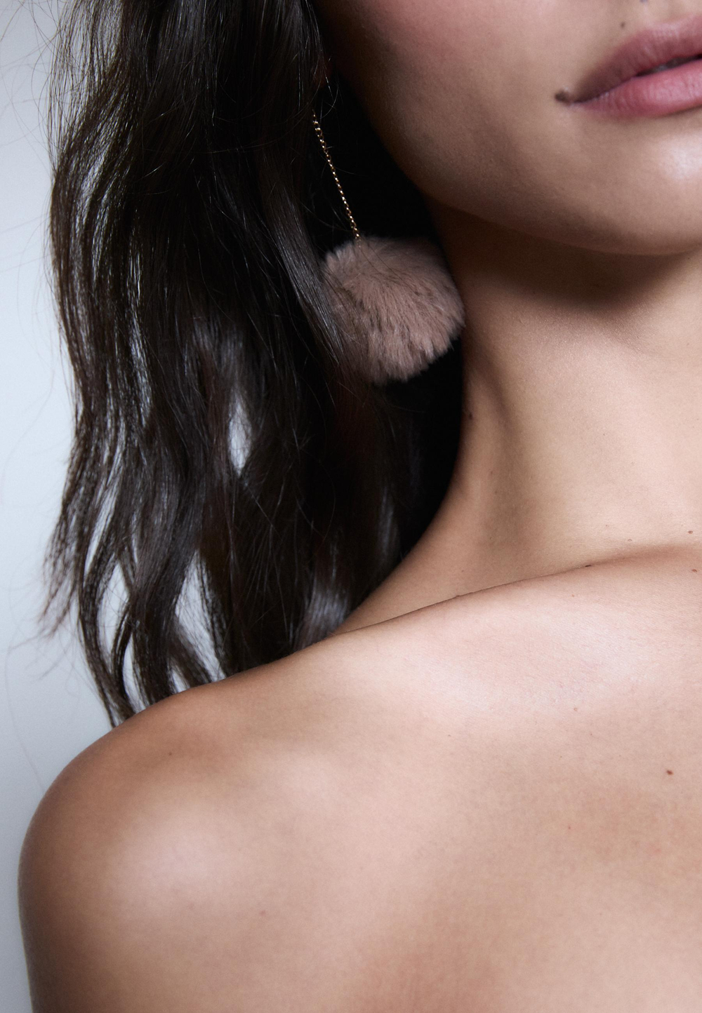 STRADIVARIUS Серьги-цепочки с помпоном из искусственного меха, коричневый