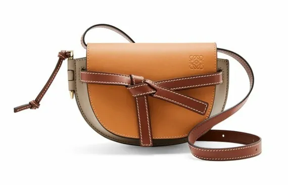 Женская кожаная сумка Loewe Gate коричневый