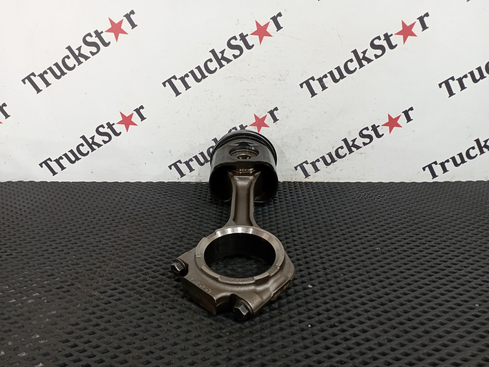 Поршень с шатуном