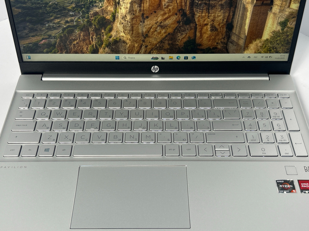 Ноутбук HP Pavilion 15 (eh1042ur) 15.6"/AMD Ryzen 5 5500U/RAM 16 GB/SSD 1024 GB/AMD Radeon Graphics/1920x1080/IPS/Windows 11/Подсветка кл-ры: LED/Серебристый. Состояние: B2