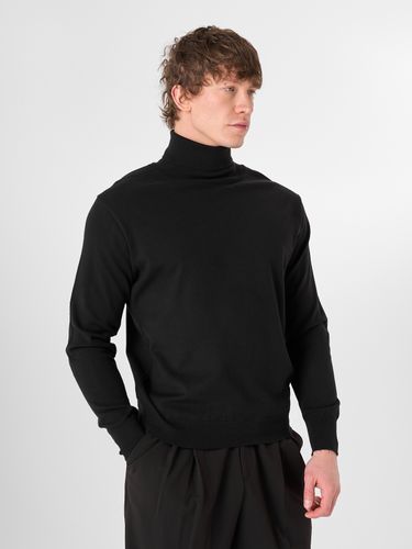 Черная базовая водолазка Heathen