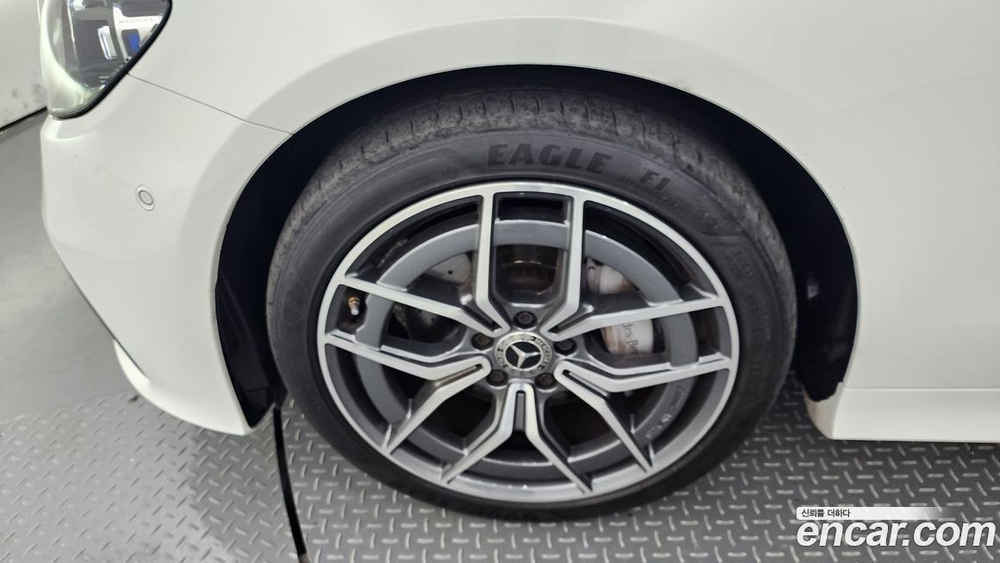 Mercedes-Benz E-Class W213 E300d 4MATIC Coupe (04.2022)