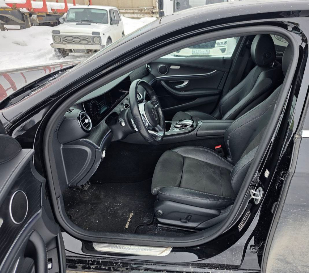 Mercedes-Benz E-CLASS 200 4MATIC Sport
