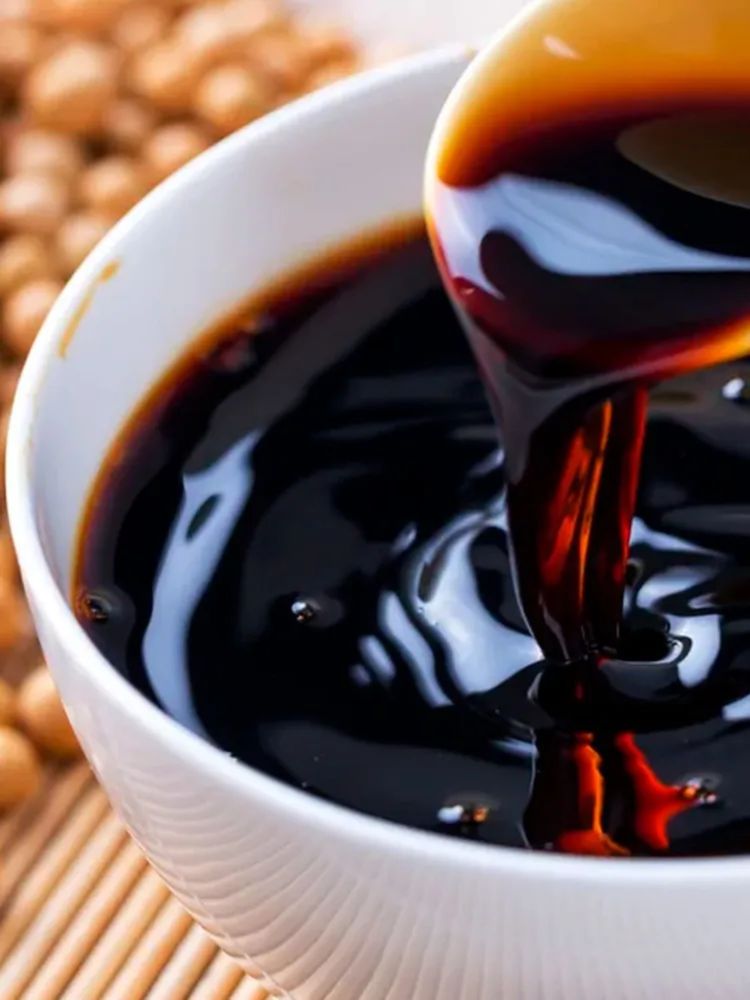 Тёмный соевый соус Qianhe 500 мл