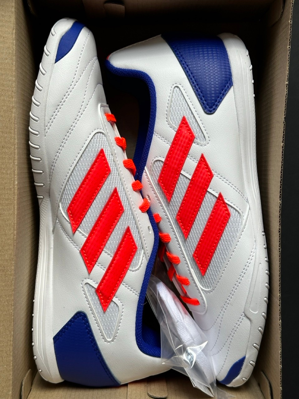 Yeezy super white 2025