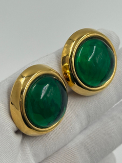 Клипсы с зелёными кабошонами Oscar de la Renta