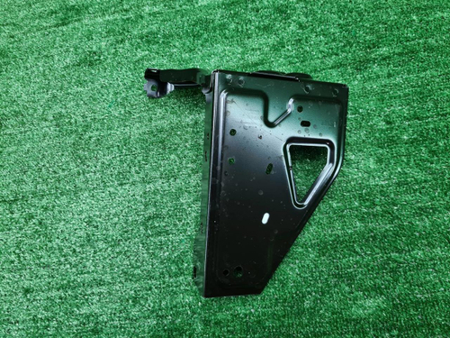 Кронштейн фары левый BMW X1 F48 (2019-2022)