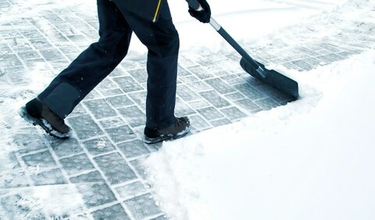 Зимний уход за тротуарной плиткой: правила и ошибки