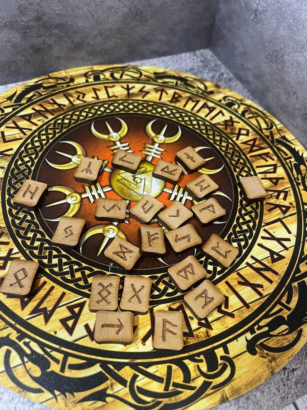 Руны из Ясеня ручной работы
