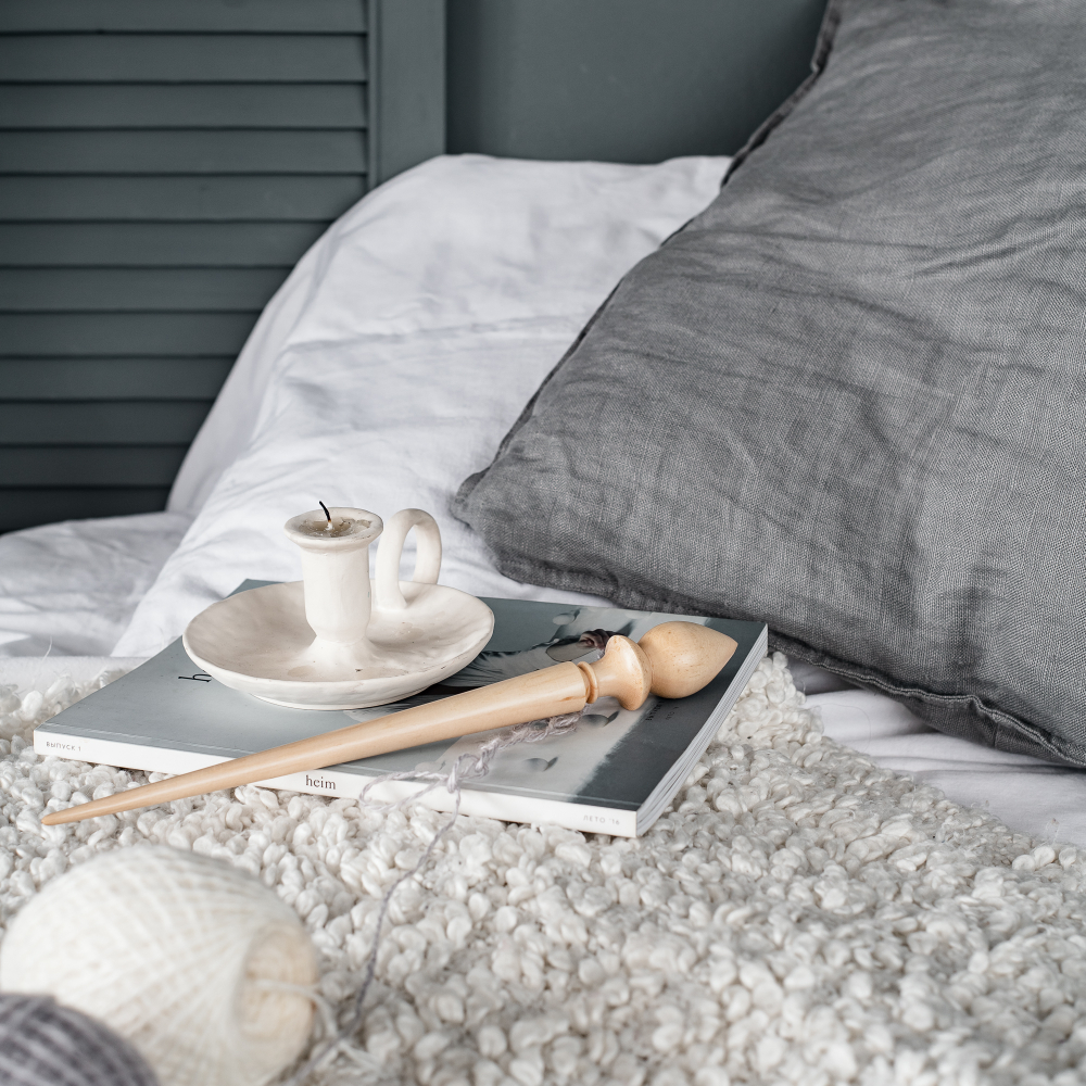 Опорное веретено для прядения из дерева сибирский кедр 300 мм. Art of Siberia. B74