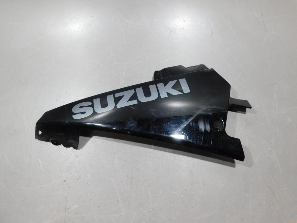 Пластик нижний левый Suzuki GSX-R 1000 94481-21h00 020375