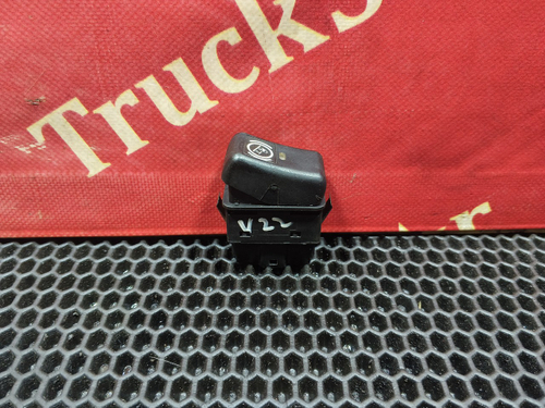 Кнопка противобуксовочной системы