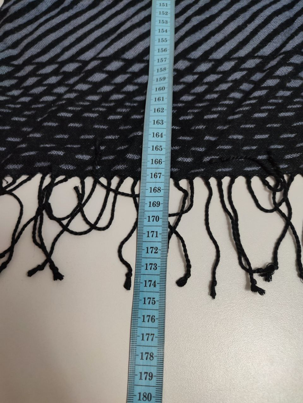 Палантин лаконичный