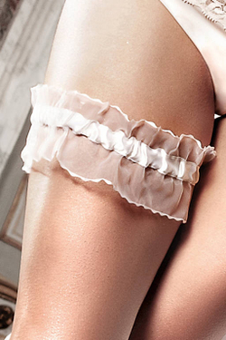 Белая подвязка из тюля с рюшами Accessoires
