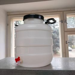 Канистра-бочка 30 л с ручками с краном 10 мм