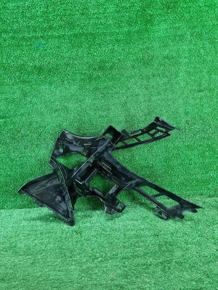 Кронштейн бампера правый Mercedes S W222 (13-17)