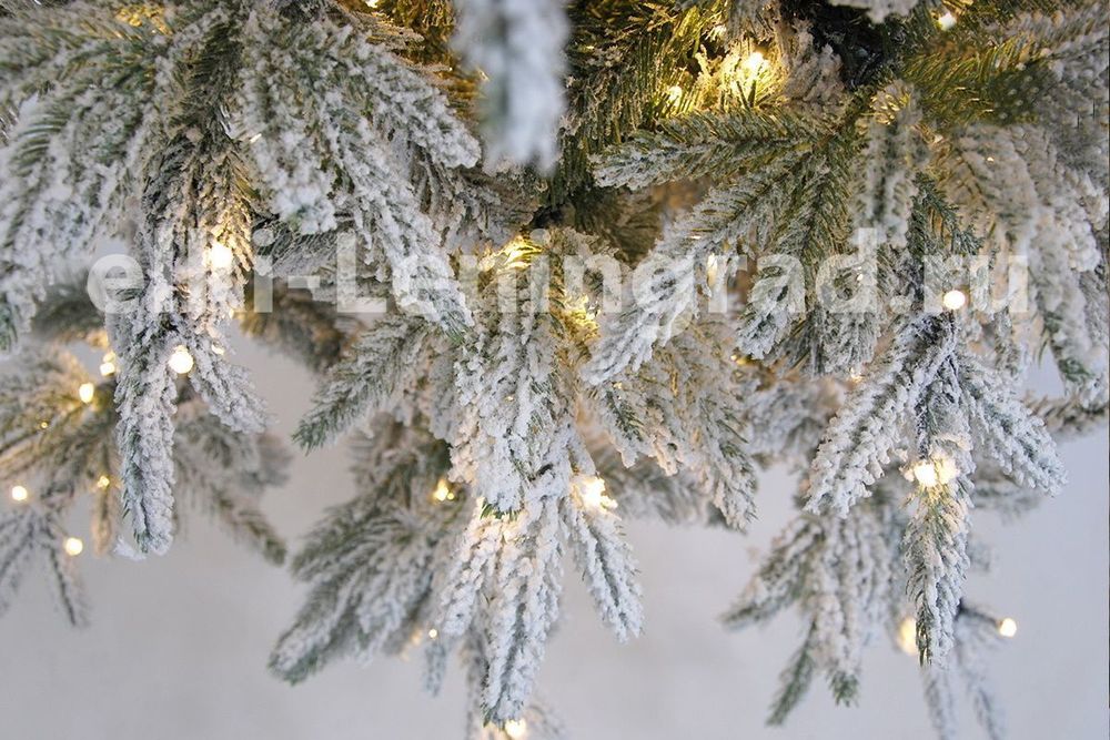 Заснеженная ель с гирляндой «Форесто» теплый свет (Литая+пвх) 210 см / 2,1 м