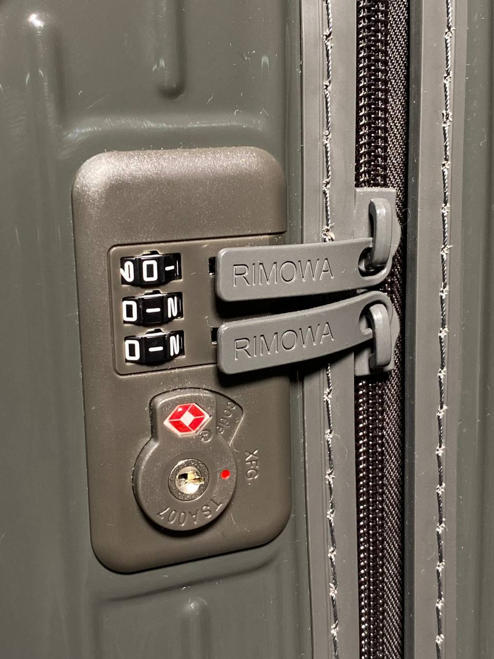 Чемодан Rimowa