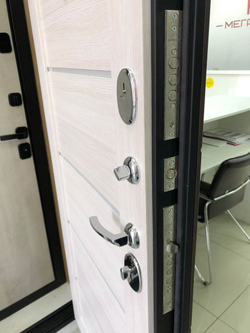 Дверь входная Портика Porta R-3 4/П22