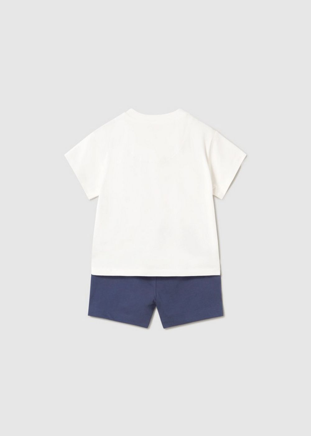 футболка с шортами