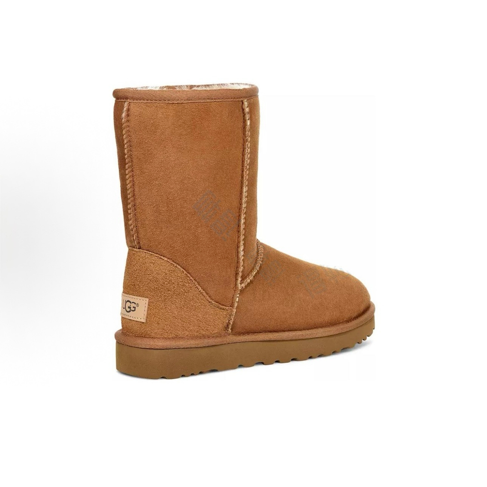 UGG Classic Short II