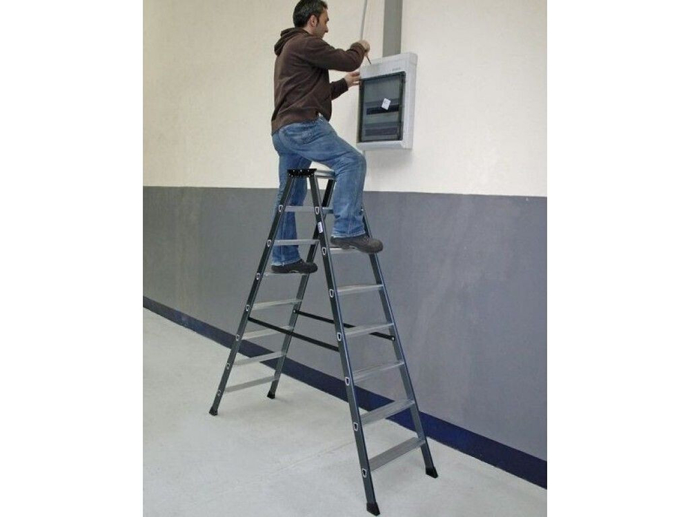 Анодированная стремянка SEPRO D 2х5 ступ.