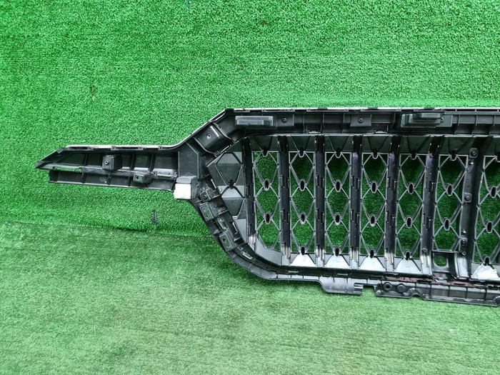 Решетка радиатора Hongqi HS5 (2019-н.в.)