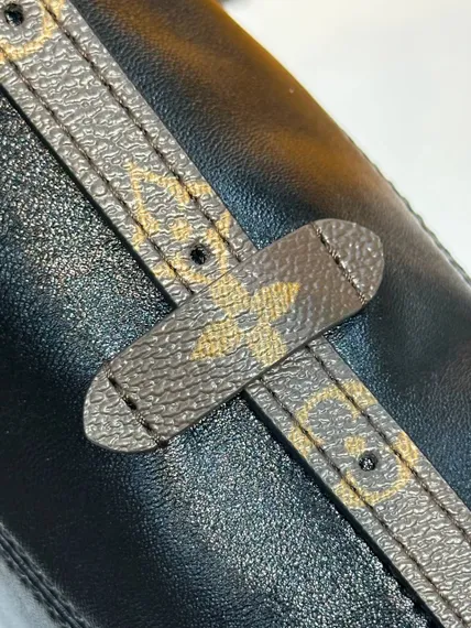 Сумка Louis Vuitton Vibe Carry All East West