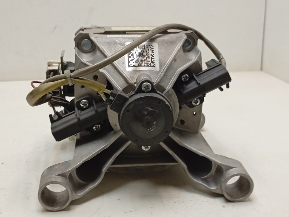 IWUE4105CIS кт64 Двигатель для стиральной машины Indesit 16002657602 б/у