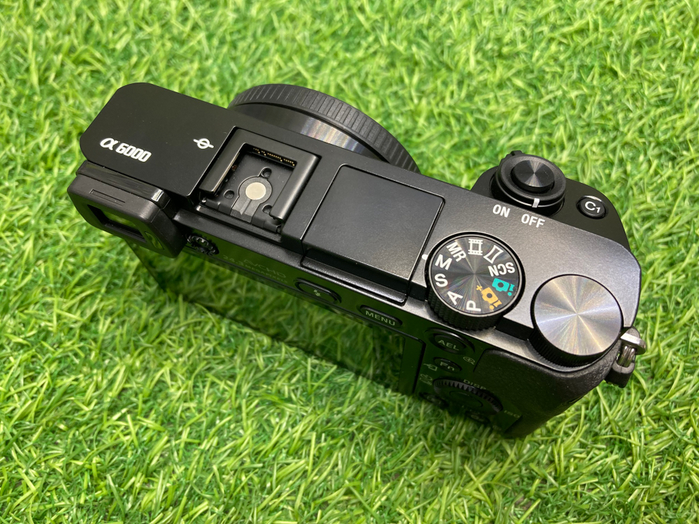 Sony A6000 2.400 кадров
