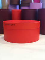 Короткая круглая коробка 32 х 15 см Цвет: Красный . Розница 450 рублей .