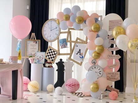 Алиса в Стране чудес