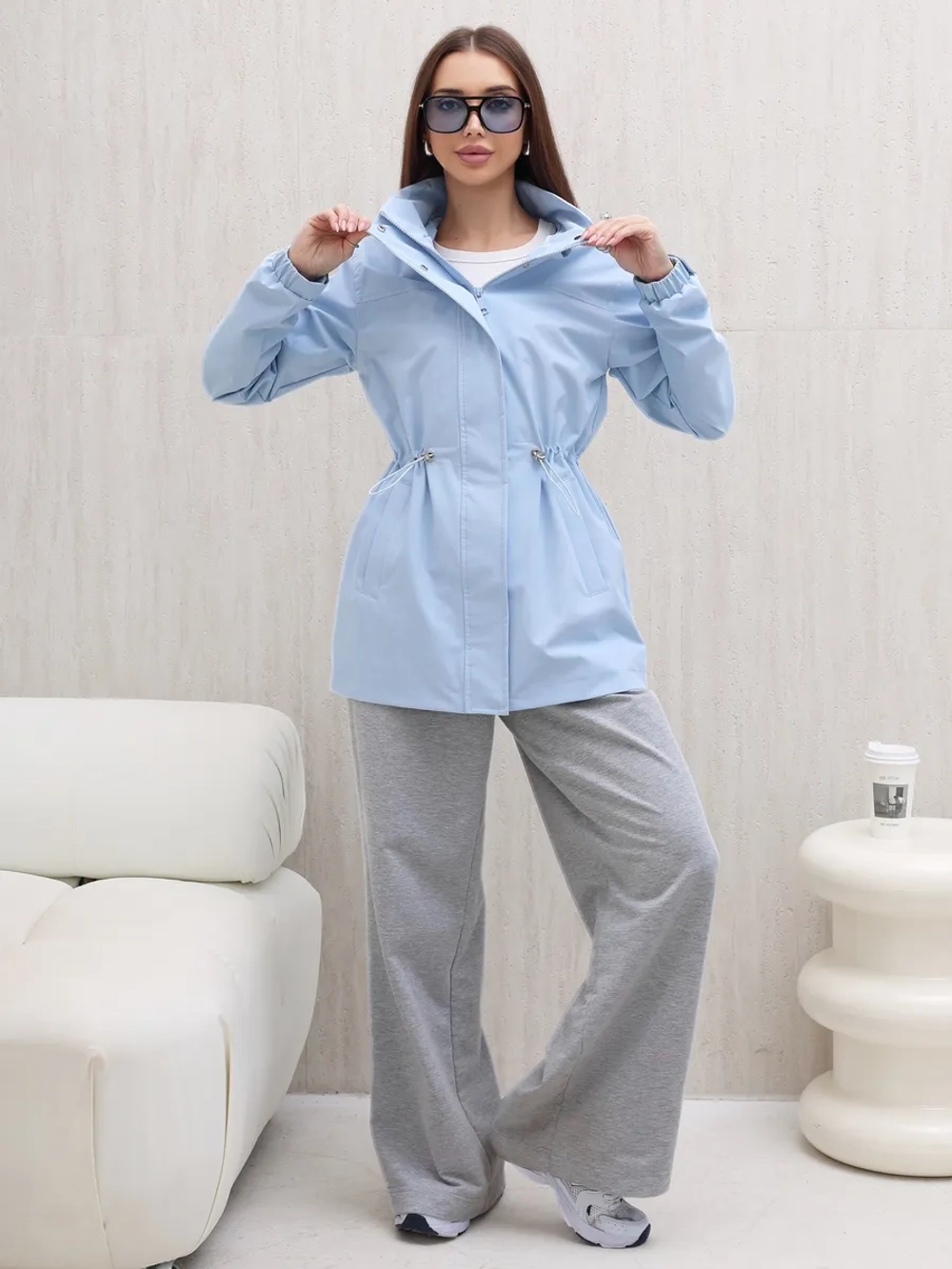 Ветровка с капюшоном удлиненная