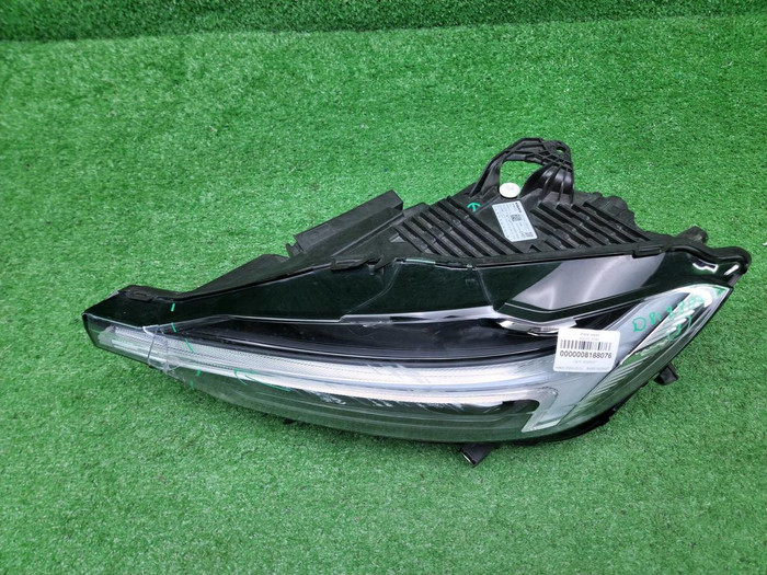 Фара левая Volvo XC60 2 (2021-н.в.) LED