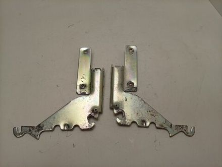 DIS5831 ктп4 Петли посудомоечной машины Beko Kuppersberg 1741810202 б/у