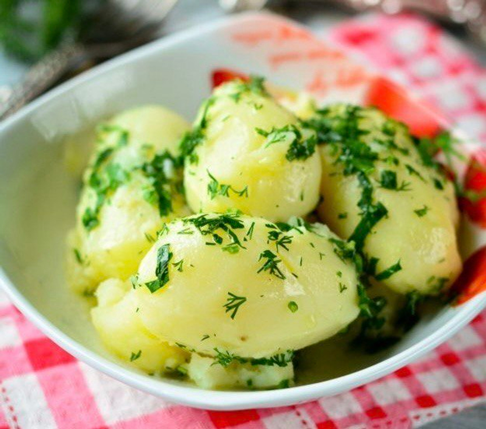 Картофель отварной с зеленью
