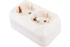 Розетка Makel Siva Ustu двойная с заземлением накладная крем 19480